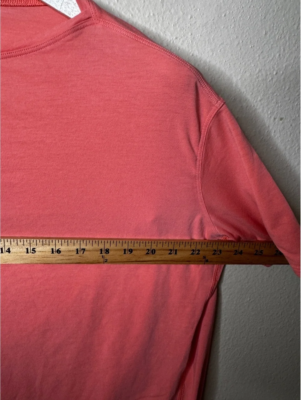 Lululemon Shirt Women's Large Coral Short Sleeve Lightweight Relaxed Fit